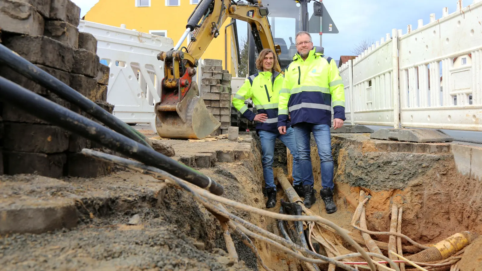 V.l.: Andreas Bräutigam und Frank Hübner (beide Meister beim Netzservice der Stadtwerke Bayreuth) (Foto: Stadtwerke Bayreuth )