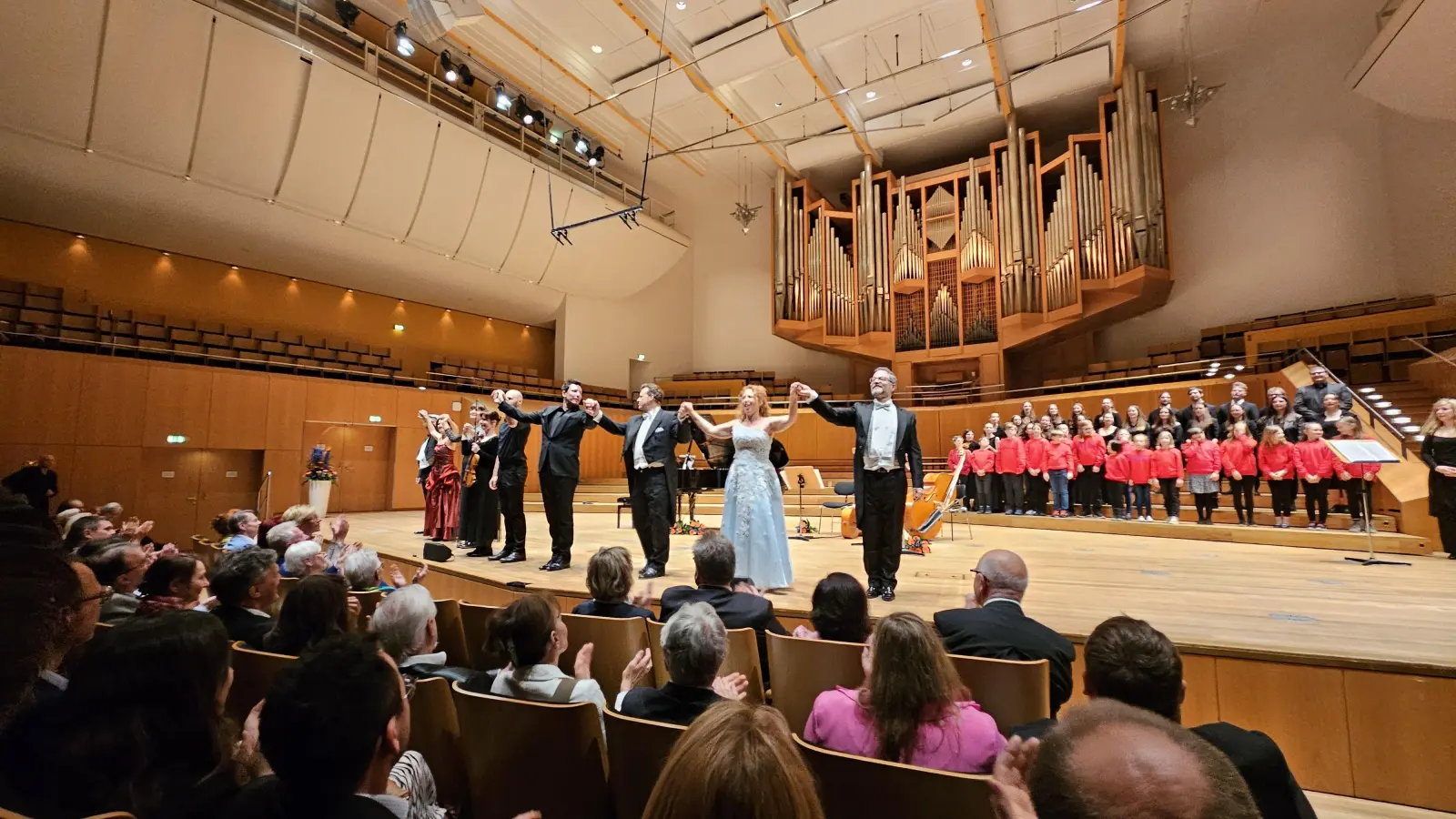 Das Ensemble der Operettengala begeisterte die Zuhörer, weshalb der „Zauber der Operette” dieses Jahr in die Konzerthalle zurückkehrt. (Foto: WCB)