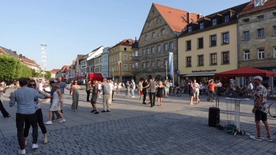 Tanzen auf dem Stadtparkett  (Foto: W. Munzert )