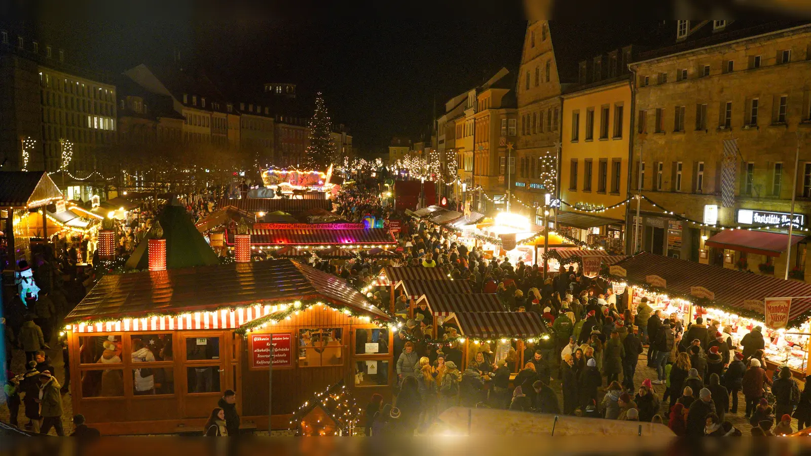 Gut besucht war der Bayreuther Christkindlesmarkt am 1. Adventswochenende.  (Foto: sd)