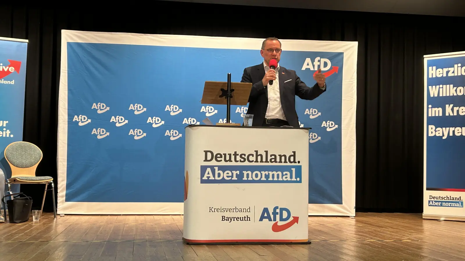 Bilder von der heutigen Veranstaltung der AfD in Bischofsgrün.  (Foto: jm)