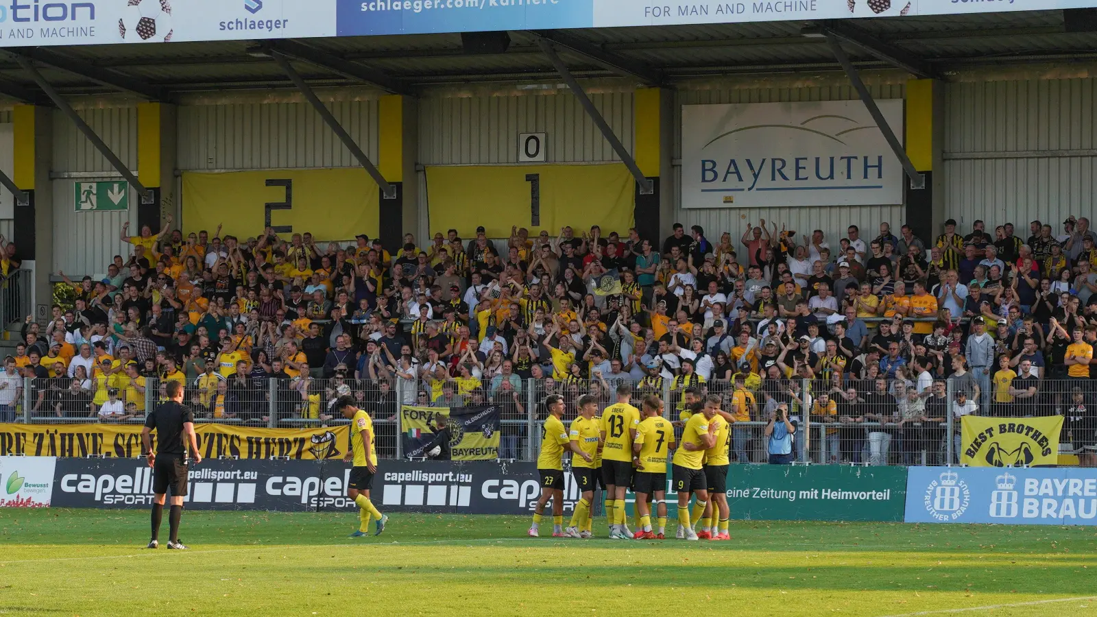 Die Fans der SpVgg hoffen, auch beim Frankenderby am Freitag gegen den FC Schweinfurt 05 wieder Tore bejubeln zu können. (Foto: sd)