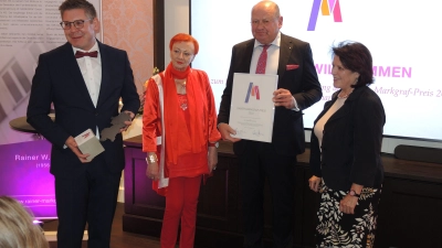 Vorstandsvorsitzender der Stiftung Florian Prosch, Irene Markgraf, Preisträger Bernhard Nitsche und Stiftungsvorständin Gabriele Hohenne (Foto: W. Munzert)