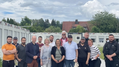 MdLs Tim Pargent und Gülseren Demirel im Austausch mit dem Unterstützerkreis Weidenberg.  (Foto: Serzan Celik)