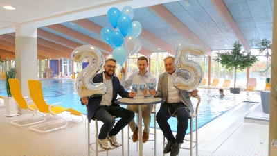 V.l.: Benjamin Beyer (Thermen-Leiter), Markus Rützel (Stadtwerke-Geschäftsführer) und Harald Schmidt (Bäderleiter bei den Stadtwerken) (Foto: red )