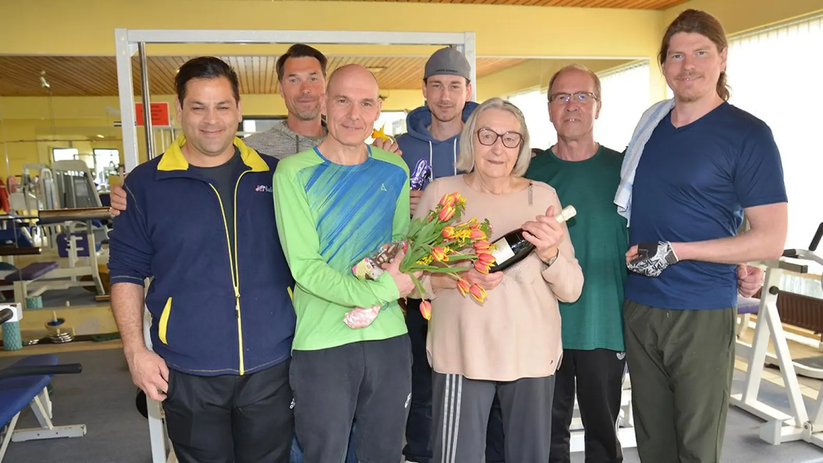 Werden diese Zeit nicht mehr vergessen, so die treuen Stammkunden. Von links Ilias Apousidis, Uli Stefanowski (hinten) Dr. Michael Geppert, Thomas Petter (hinten) Robert Houben und Armin Haas. (Foto: Dieter Jenß)