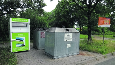 Am Wertstoffsammelplatz an der Moselstraße steht bereits ein neuer Container für Alttextilien.  (Foto: W. Munzert )