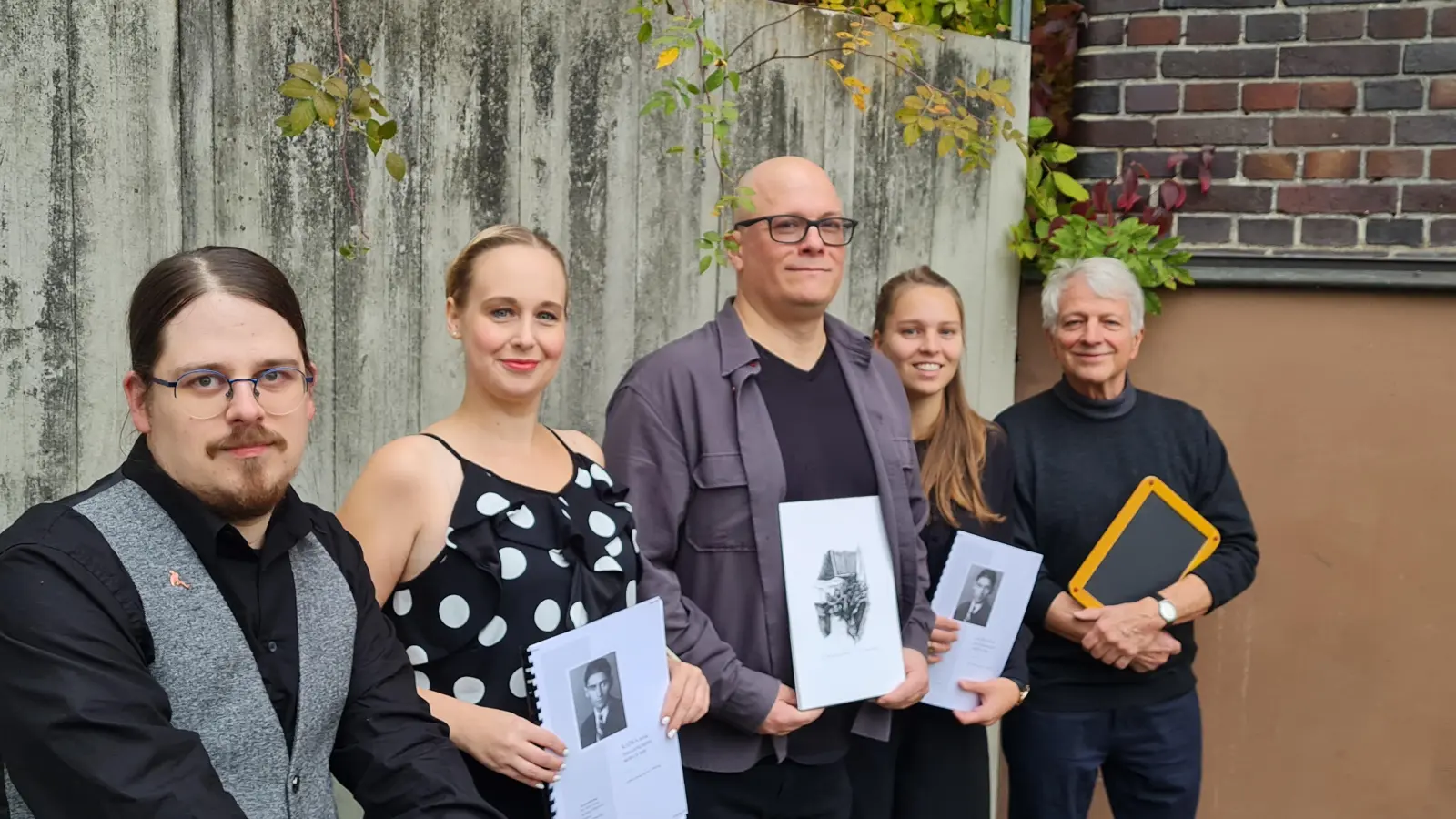 Es lesen: Michaela Beuschel, Oliver Hepp, Bernhard Rübenthal, Anne Stellberger und Wolfram Ster (Foto: red )