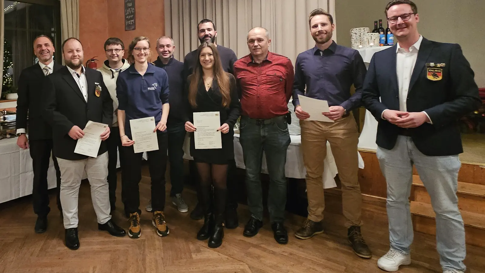 Auf dem Foto von links: Präsident Dr. Manuel Friedrich, Christian Döres, Kevin Hetzel, Sophie Voigt, Steffen Bayer, Marina Alma, Stefan Linhardt, Armin Sandner, Philipp Schmidt und Vorsitzender Thomas Schmid (Foto: red)