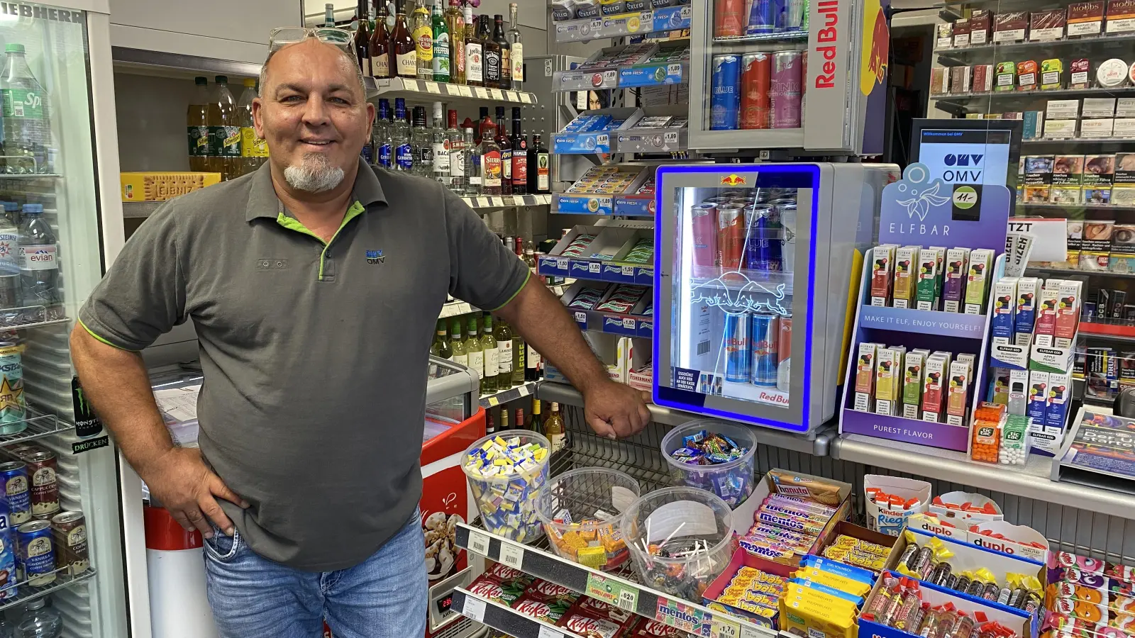 Aus OVM wird Esso: Siegfried Bärnreuther führt die Tankstelle noch bis Ende des Jahres.  (Foto: jm)