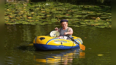 Bis zu zwei Tausend Menschen versammeln sich regelmäßig in der ersten Tannhäuser-Pause im Festspielpark.  (Foto: sd)