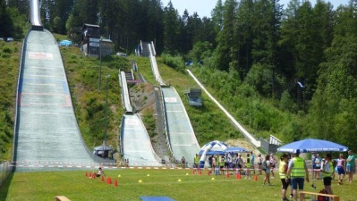 Die Sommerserie 2024 des Ski-Kid´s-Cup startet am 09. Juni in der Ochsenkopf-Schanzenarena in Bischofsgrün.  (Foto: Klaus Purucker)