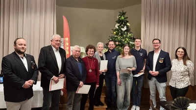 V.l.: Christian Döres, Hans-Joachim Hübsch, Willi Hagen, Monika Dannreuther, Gisela Kolb, Marco Linhardt, Marie Wietzel, Lucius Schneider, Thomas Schmid und Heike Naber.  (Foto: red )