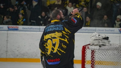 Der angeschlagen spielende Goalie Ilya Andryukhov war wie im Hinspiel in Bayreuth (Bild) auch heute beim Auftritt in Memmingen ein sicherer Rückhalt der onesto Tigers. (Foto: Archiv/sd)