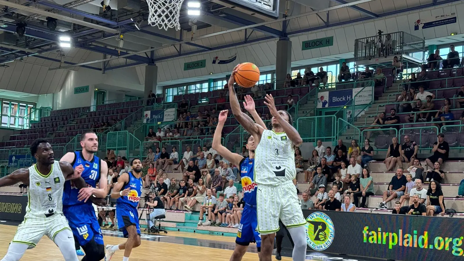 Steiner-Hörgeräte-Cup BBC Bayreuth - HAKRO Merlins Crailsheim 01 (Foto: sd)