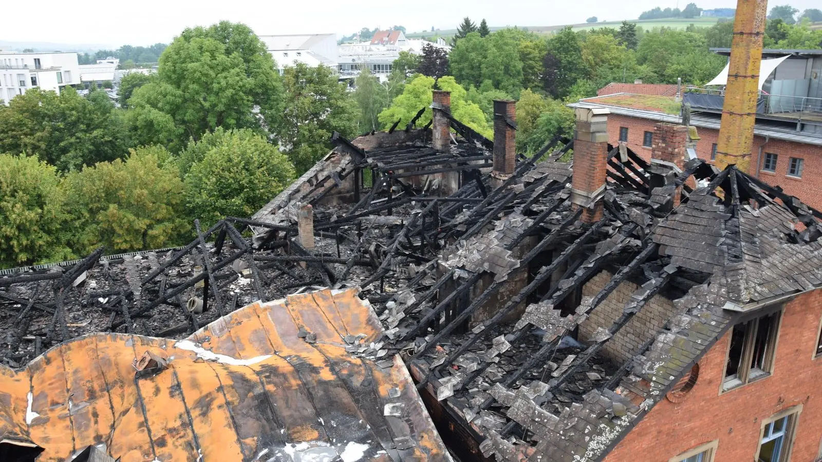 Feuer in der Sudpfanne Bayreuth (Foto: Lenkeit)