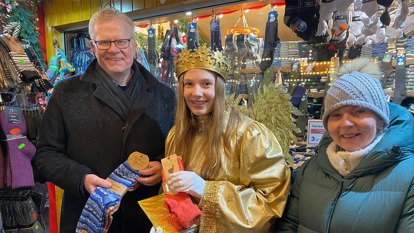 Dank Socken Stadl hat auch das Christkind Anna Leykauf warme Füße.  (Foto: Jessica Mohr )