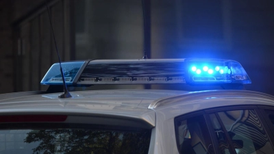 Beamten des Schwerlasttrupps der Verkehrspolizei Bayreuth stoppten den Klein-Lkw. (Foto: red)