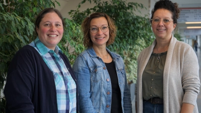 Tanja Neugebauer-Galsterer, Tina Weber und Manuela Pausch (v.l.) sind Teil des Stilteams der Klinikum Bayreuth GmbH und laden werdende, stillenden und nicht-stillenden Mütter unter dem Titel „Café la mama“ zum gegenseitigen Austausch ein.  (Foto: Klinikum Bayreuth )