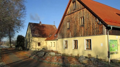 Das Umweltschutz-Informationszentrum Lindenhof beherbergt gleich zwei Preisträger des Umwelt- und Naturschutzpreises der Stadt Bayreuth: die Kreisgruppe des Landesbunds für Vogelschutz (LBV) und den Freundeskreis Lindenhof.<br> (Foto: Thomas Kappauf)