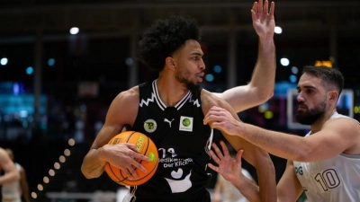 Vin Baker jr. (links) stand nach seiner Verletzung in Koblenz wieder für den BBC Bayreuth auf dem Parkett. (Foto: Marco Hochstein)